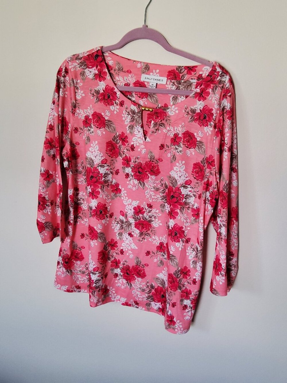 Emily Daniels Floral Pink pullover top size XL